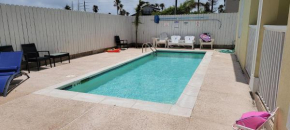 Overlooks Pool, Easy Walk to Beach Home unit D - Island Morning Sun 4